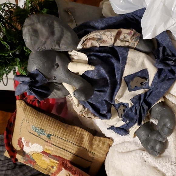 Beautiful handcrafted Elephant - Picture 1 of 13